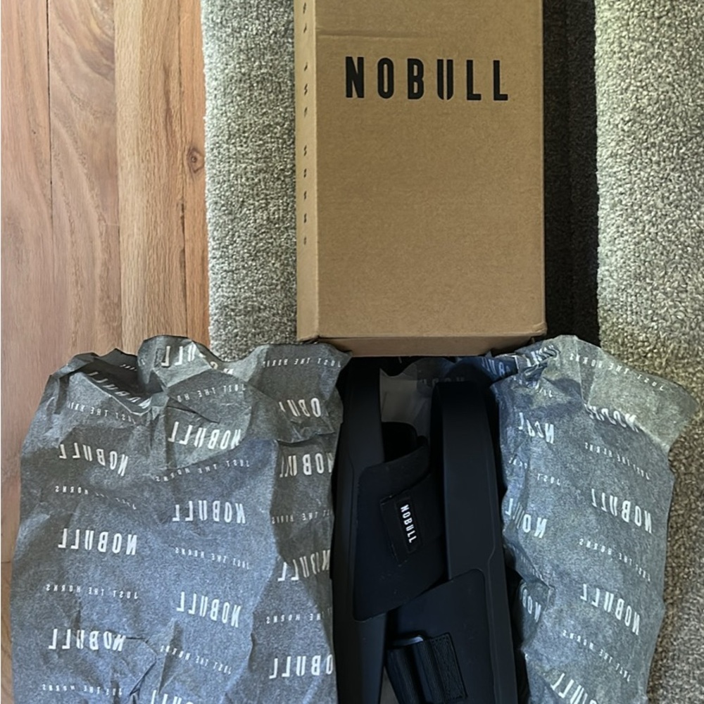 NOBULL Black Adjustable Slides Size 11